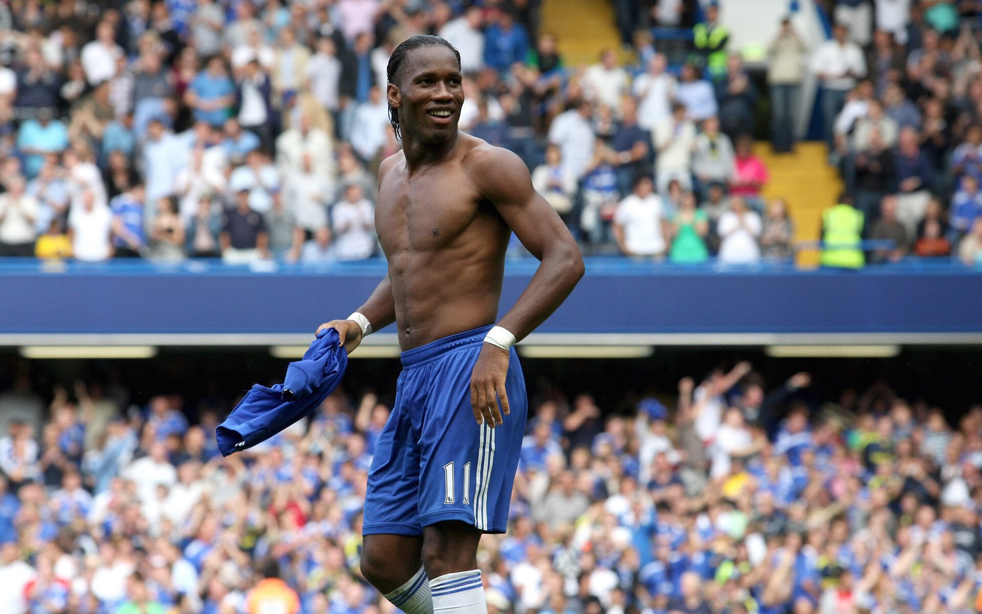 “球迷狂欢：最感人应援场面回顾”，球迷球迷